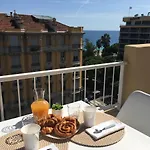 Apartment 100m De La *