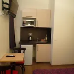 Adonis Aparthotel