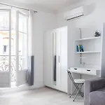 Promenade Des . Apartment