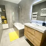 Cozy 2br Near The Port Of * Nice