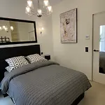 Apartment Zen And Charming - Center -5 Min Walk To Sea- 2br *