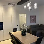 Zen And Charming - Center -5 Min Walk To Sea- 2br Apartment *