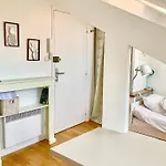 Studio On The Attic 3min From The Sea & Main Street Apartment *