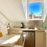 Apartment Studio On The Attic 3min From The Sea & Main Street Nice