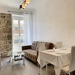 Apartment 2-bedrooms аpartment Port With Parking Nice
