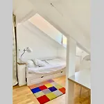 Studio On The Attic 3min From The Sea & Main Street *