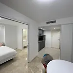 Petit 2 Pieces Carre D'or Apartment