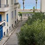 Cozy With A Sea View Apartment *