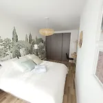 Apartment Sunny And Calm 2 Bed Place Du Pin