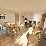 Sunny And Calm 2 Bed Place Du Pin