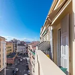 Cosy 1 Bdr Near Garibaldi Square - Top Floor & Ac