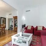 2 Bdr 105M2 Classy Near Garibaldi Tram With Garage