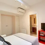 Nestor&Jeeves - Le Duplex - Central - Very Close Sea