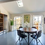 Ross 5- F2, Lumineux, Balcon, Loft, Clim, Vieux-nice Nice