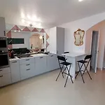 Vue 50m Parking Apartment