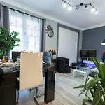 Beau 3 Pieces, 7 Pers, 2 Terrasses, Centre, Calme, Securite