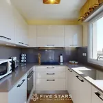 Luxury Five Stars House Apartment