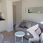 Dana Centre 23 *