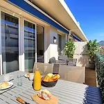 Nestor&jeeves - Reine Marie Terrasse - - Very Close Sea - Floor