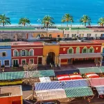 Les Pieds Dans L\'Eau