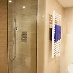 Old Town Prime, 1 Min & Massena Square, Apartment