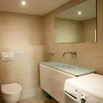 Old Town Prime, 1 Min & Massena Square, Apartment Nice
