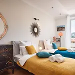 Apartment Sunlight - Marinette - Port Area, 2 Bedrooms, Sleep 6, Sea View Nice