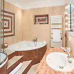 Apartment Sunlight - Marinette - Port Area, 2 Bedrooms, Sleep 6, Sea View