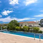 Au Soleil De * Nice