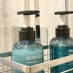 Central Modern Flat Lamartine