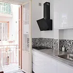 Promenade: Spacious Air-conditioned Near Nice