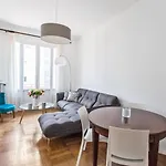Apartment Promenade: Spacious Air-conditioned Near *