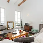 06j - Superb Duplex Loft With Ac - Sea View *