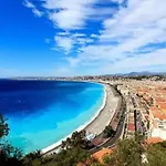A 50 Metres De La Plage Et De La Promenade Des Anglais