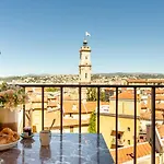 Apartment Providence - Elegant F3, Vue Incroyable, Balcon,ascenseur, Wifi