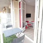 Red Buffa Apartment *