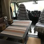 Nuit Dans Un Camping-Car