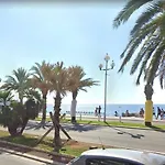 Promenade Des Anglais A Cote Du Negresco