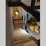 Loft De Type Industriel Et Spacieux