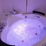Nid D'amour Baignoire/jacuzzi Apartment *