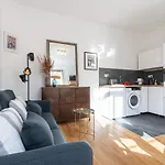 1 Bdr Downtown Near Place Massena