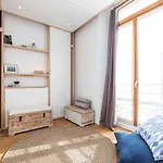 1 Bdr Downtown Near Place Massena