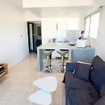 Sea View Apartment *