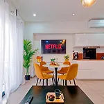 Chic & Cosy Appartment In Hyper Center, Parking Free & Air Conditioned & Wifi