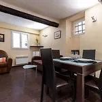 Atypical Cozy 1 Bdr Old Town