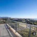 Air-Conditioned Apartment With Pool Garage In A Luxury Residence