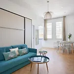Sunlight - Daffia - Beautifully Renovated Studio, Pad In Apartment