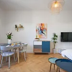Sunlight Properties - Daffia - Beautifully Renovated Studio, City Pad In Central Nice