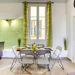 Le Jean Jaures - Refait A Neuf, Lumineux, Long Balcon, Jolie Vue, Wifi, Coeur Vieux-nice Apartment *