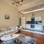 Apartment Prestige Designer Apartment, Super
